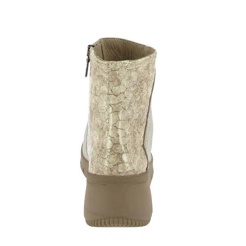 24 HRS 25842 Taupe Ankle Boot