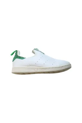 Adidas Slip Ons 3T (EU25)