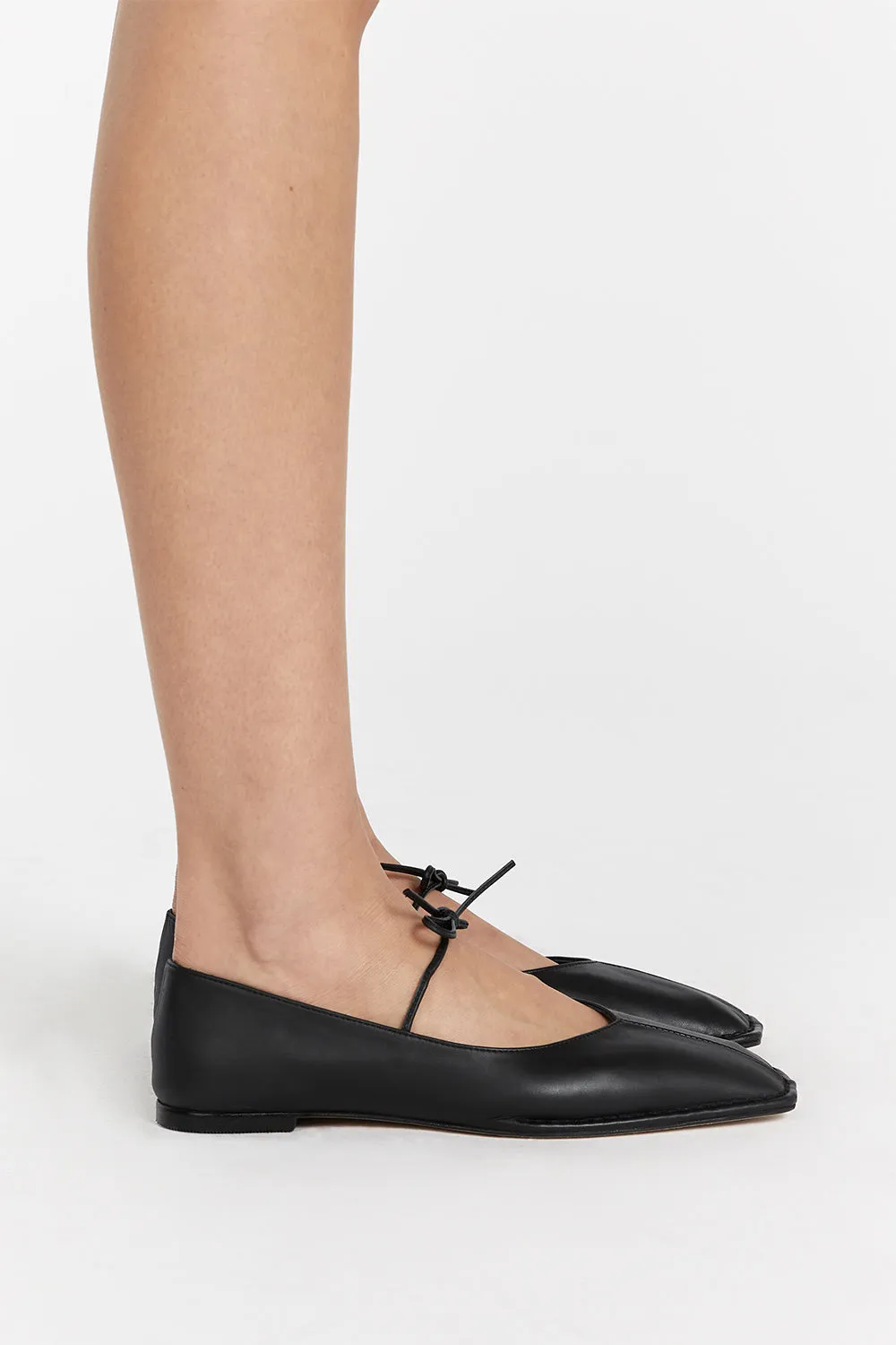 ALOHAS SWAY BLACK LEATHER FLATS