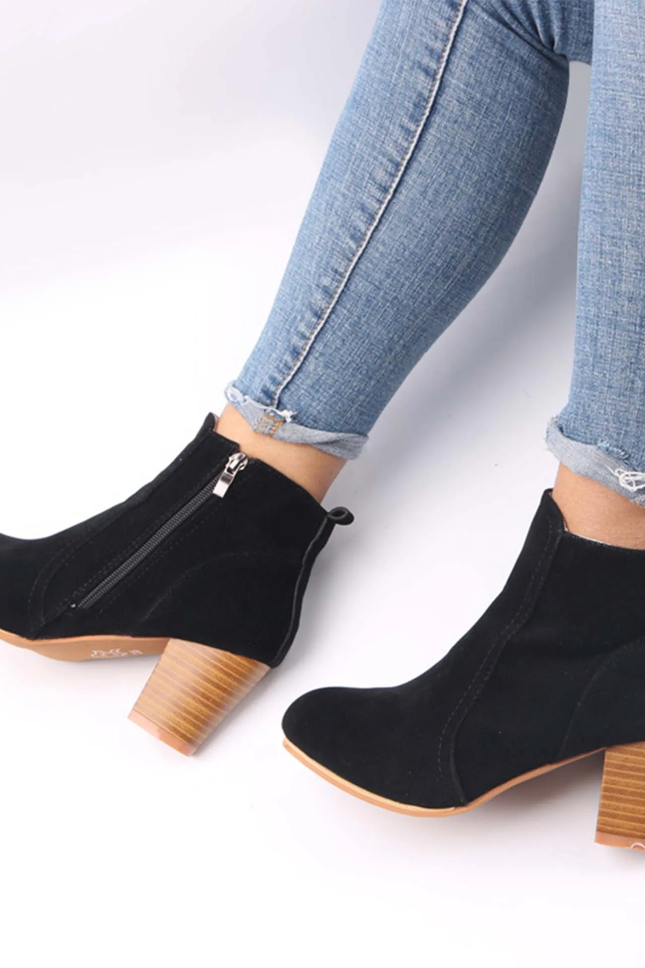 Amozae-Frosted Round Toe Chunky Heel Ankle Boots