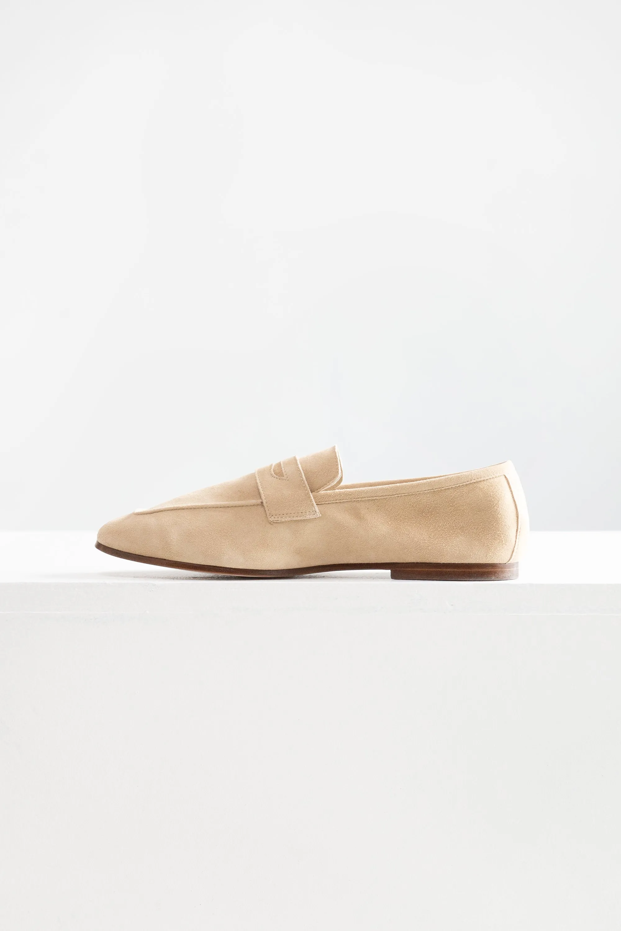 Essenziale Classic Suede Loafer, Sand